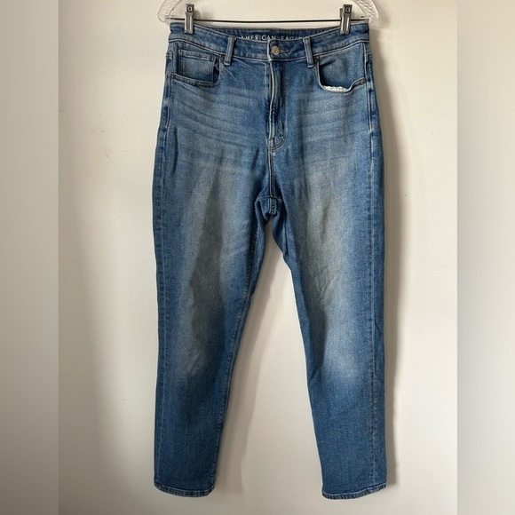 American Eagle Light Wash  Mom Jeans - Picture 1 of 5